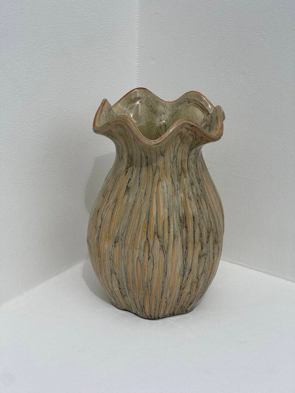 Vaas Loire keramiek d 13,5 h 20 cm kleur been green