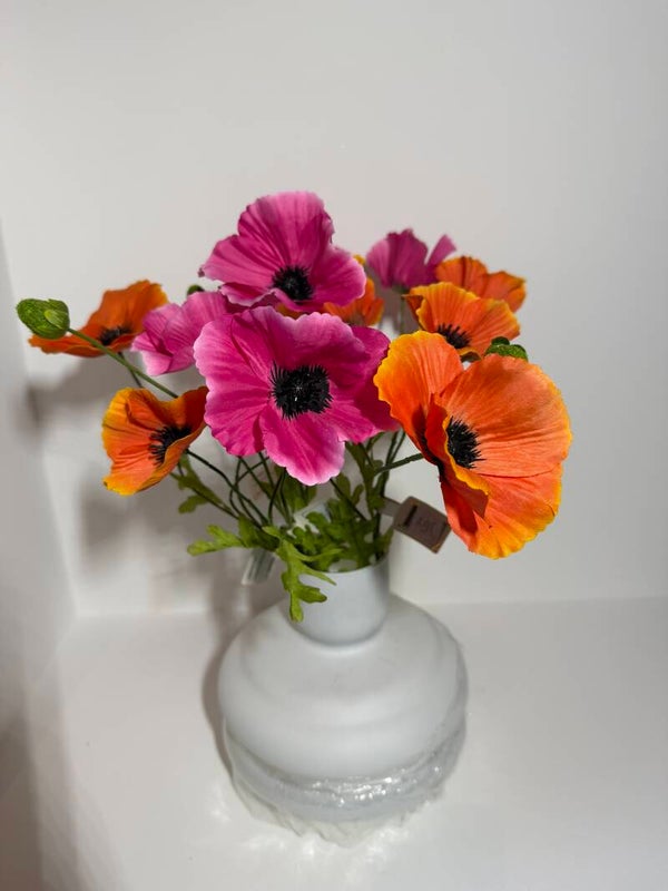 Moederdag aanbieding! Vaasje wit met leuke bloemen