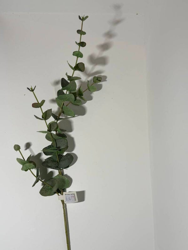 47 Eucalyptus spray 81 cm