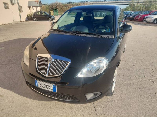 Lancia Ypsilon 1.2 68cv Benzina 2010 km 109.600