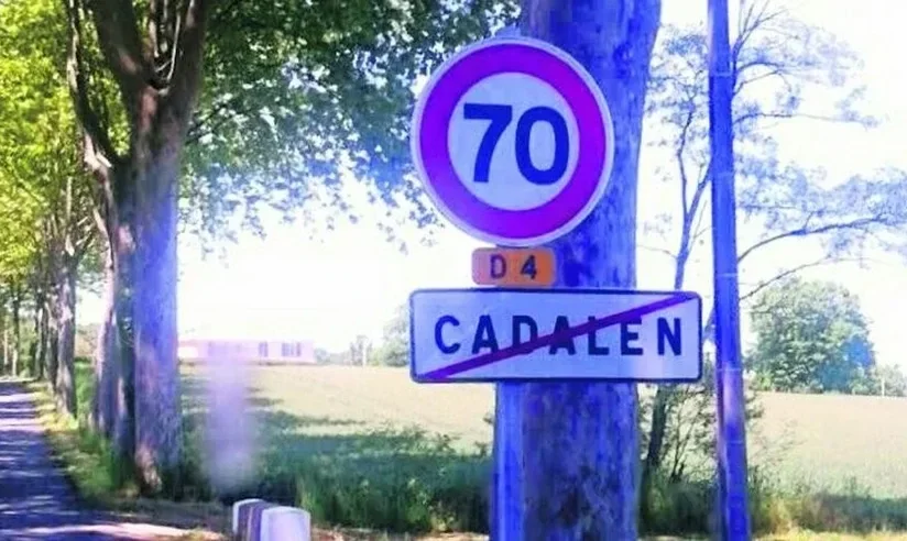 Photo inexpliquée panneau Cadalen