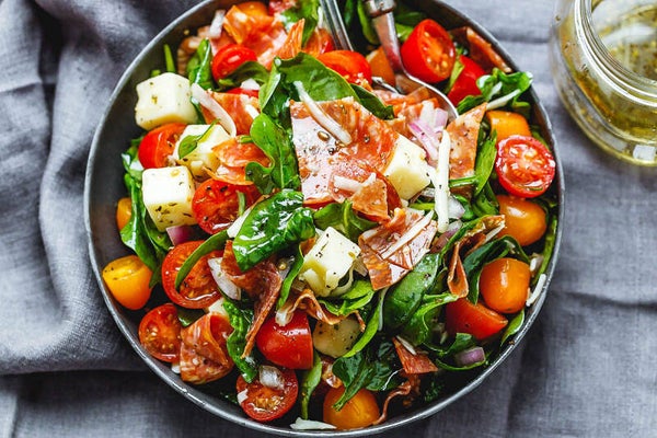 SPINACH AND TOMATO SALAD WITH CROUTONS