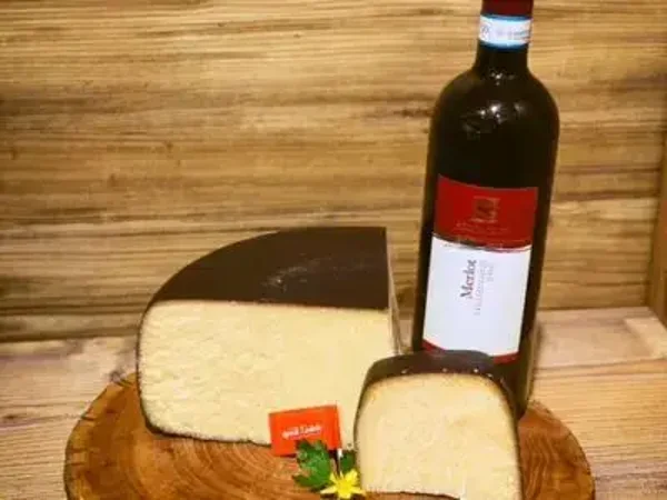 Rotwein-Hartkäse ca 300g