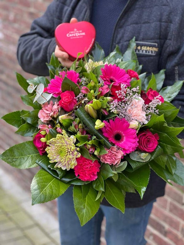 moederdag huisboeket big + chocolade verkrijgbaar in verschillende kleuren