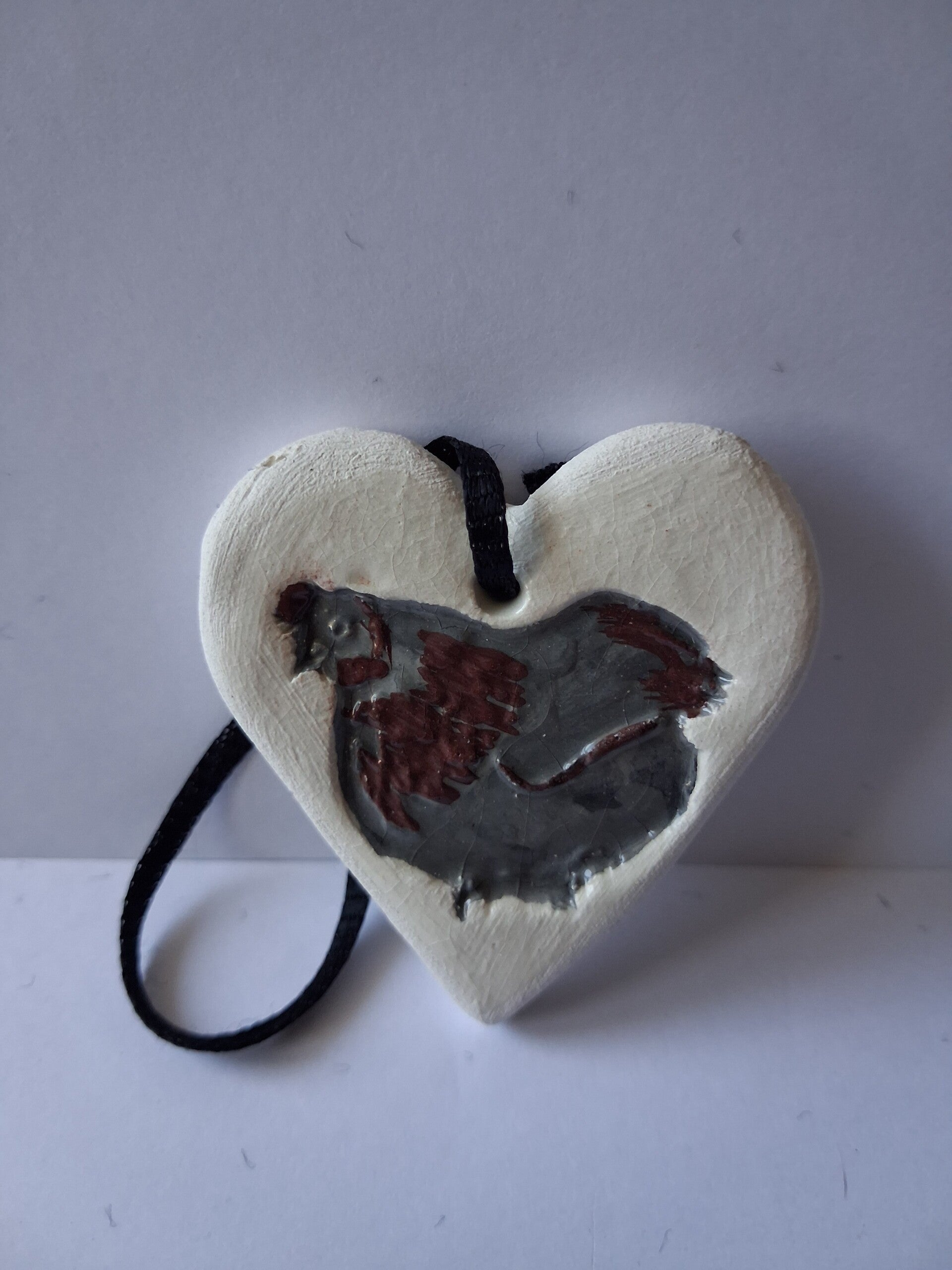 Coeur pendentif : Motif poule rouge et grise