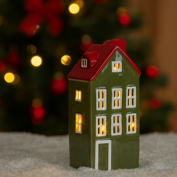 Casetta Natalizia in Porcellana con Luci LED – 21 cm di Magia Invernale