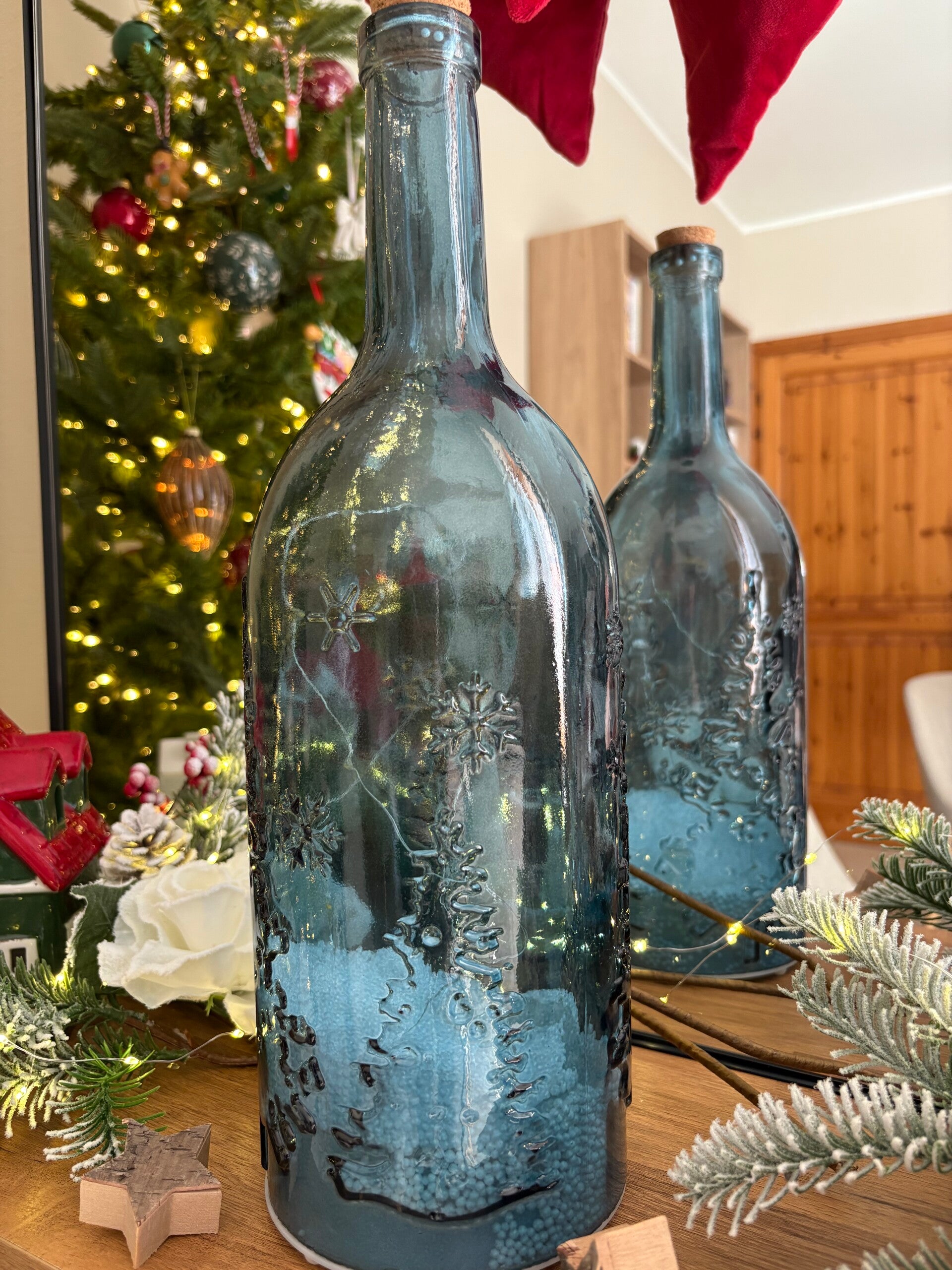 🎄 Bottiglia Luminosa “Winter Magic” – con Neve in Movimento & Musica – H 40 cm