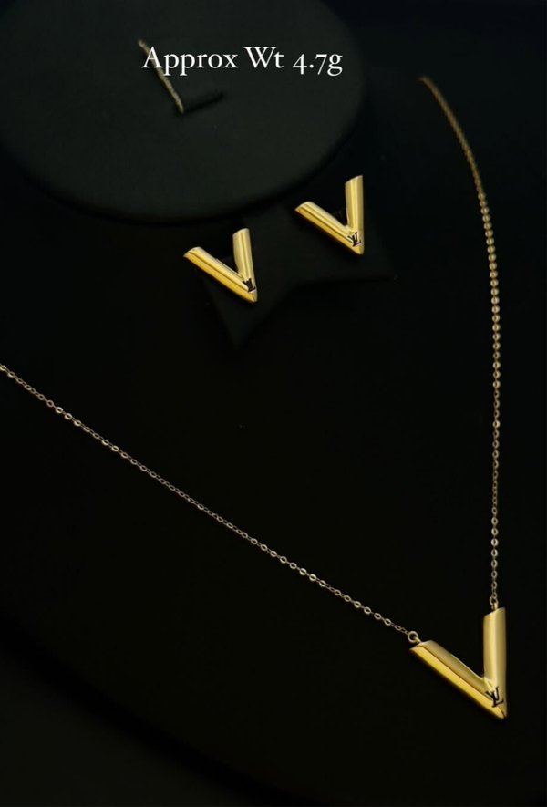 Necklace/ Necklace and earrings set