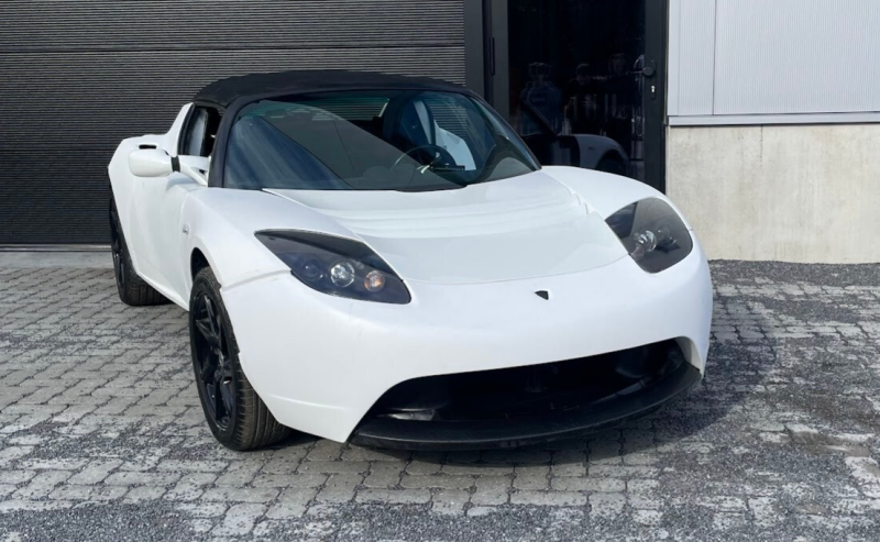 Tesla Roadster New battery/ Nieuwe batterij Tesla Roadster