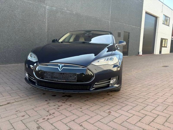 Tesla Model S85 free supercharge (VERKOCHT)