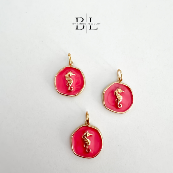 Pink seahorse bedel