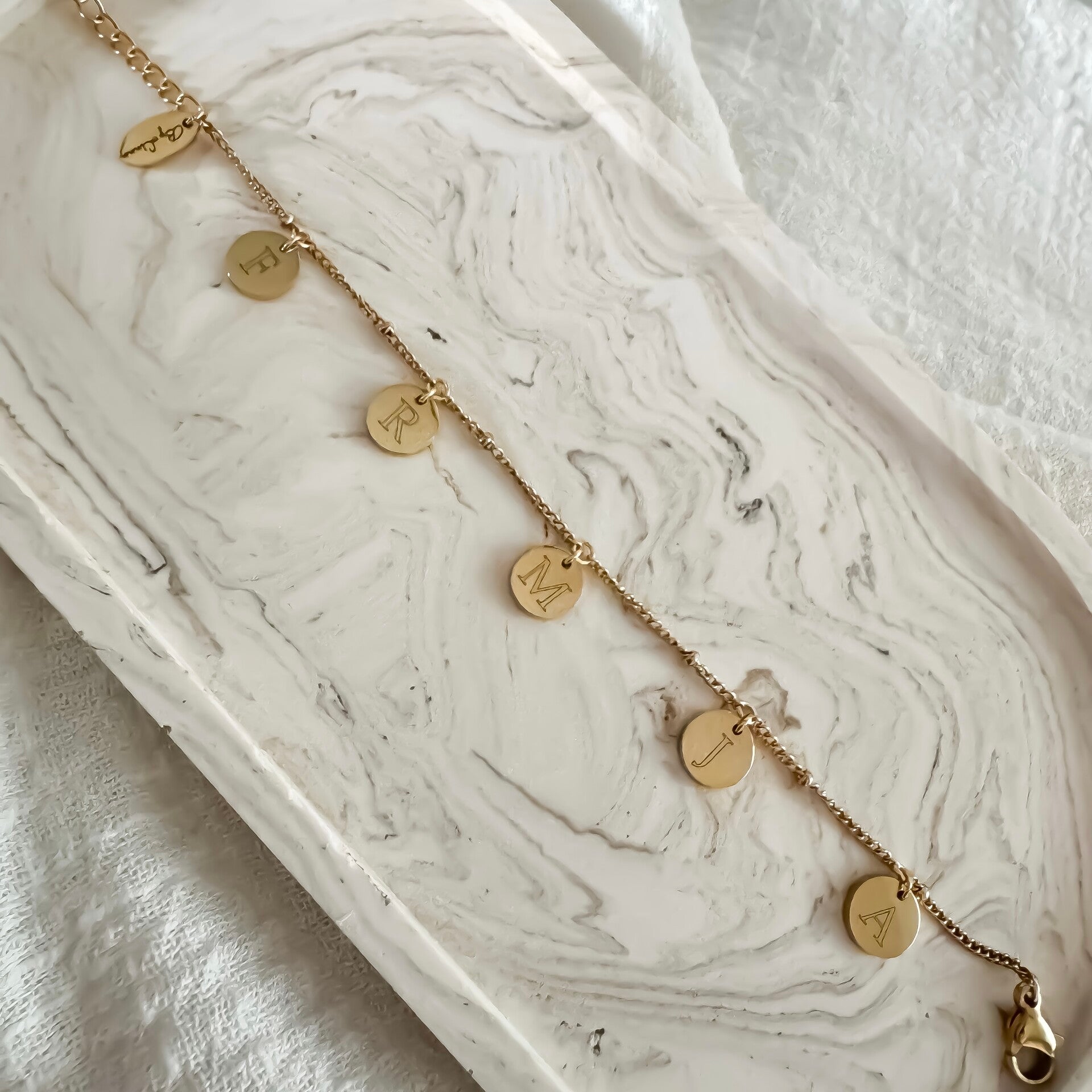 Initial coins armband - graveren