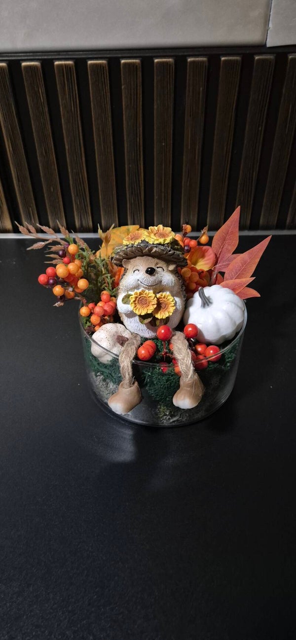 Herbstschale mit Igel