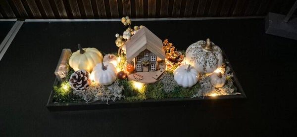 Beleuchtetes Herbst-Gesteck