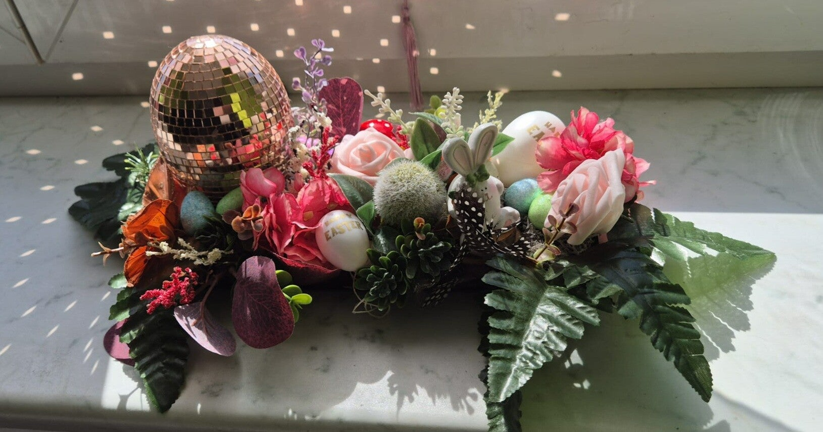 Funkelndes Ostergesteck mit Glitzerei