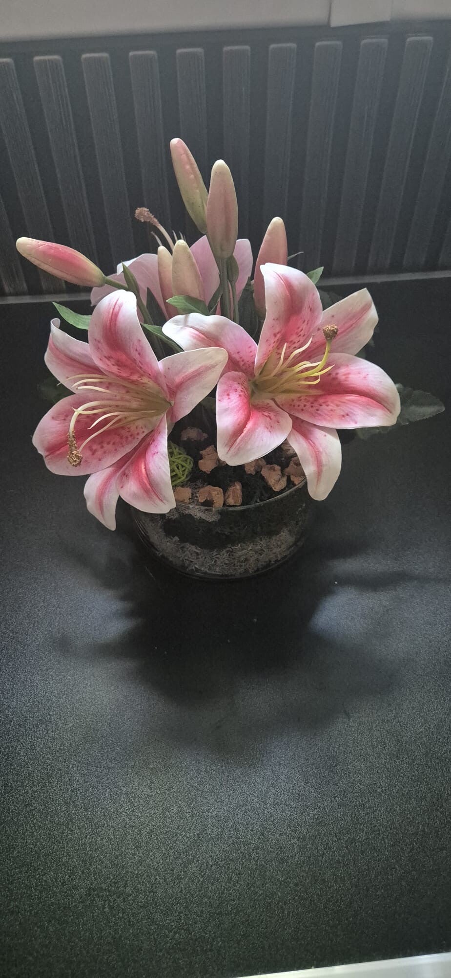 Lilienzauber in Rosa- Elegantes Blütenarrangement