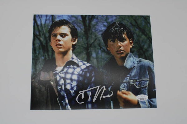 Autograph C. Thomas Howell - Ponyboy Curtis - The Outsiders - Signed Photo 8" x 10" - with COA