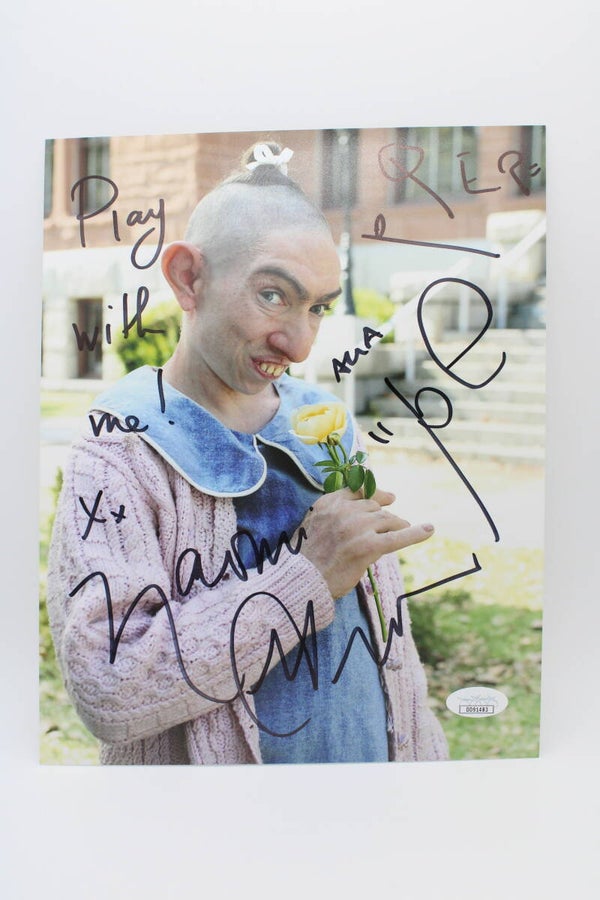 Autograph Naomi Grossman - Pepper - American Horror Story - Signed Photo 8" x 10" - with COA