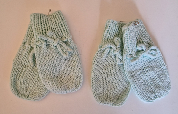 Paire de moufles bébé