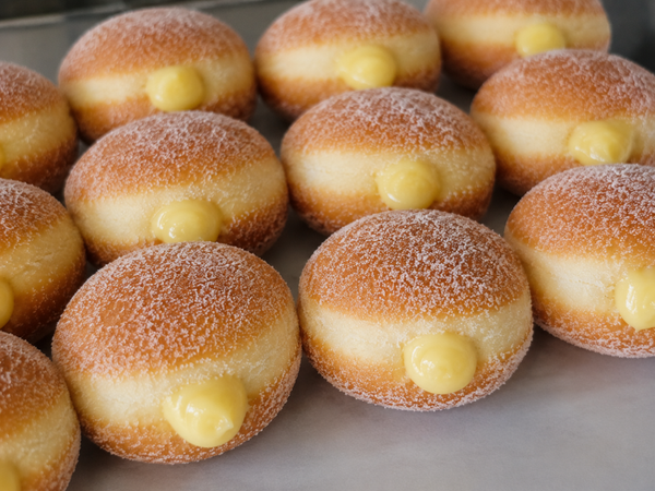 BOMBOLONI ALLA CREMA