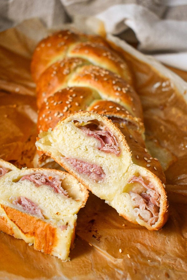 TRECCIE CON PROSCIUTTO CRUDO E MOZZARELLA