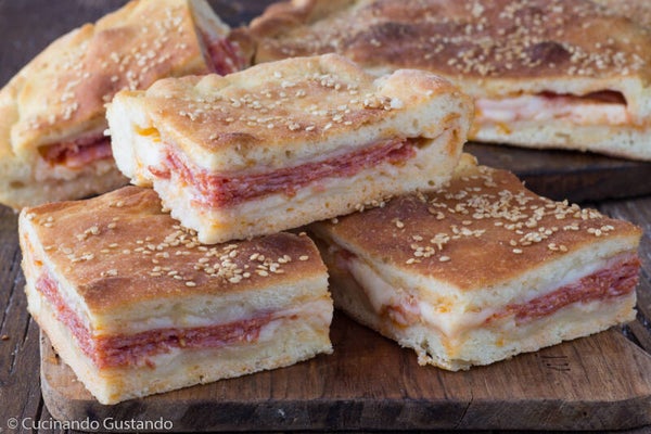 FOCACCIE FARCITE CON SALUMI