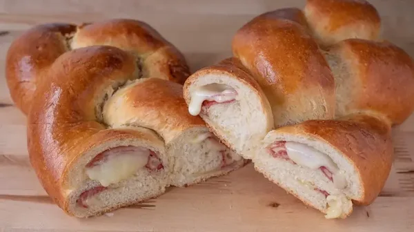 TRECCIE FARCITE CON PROSCIUTTO COTTO E FORMAGGIO