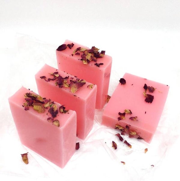 Jabón artesano de glicerina vegetal agua de rosas
