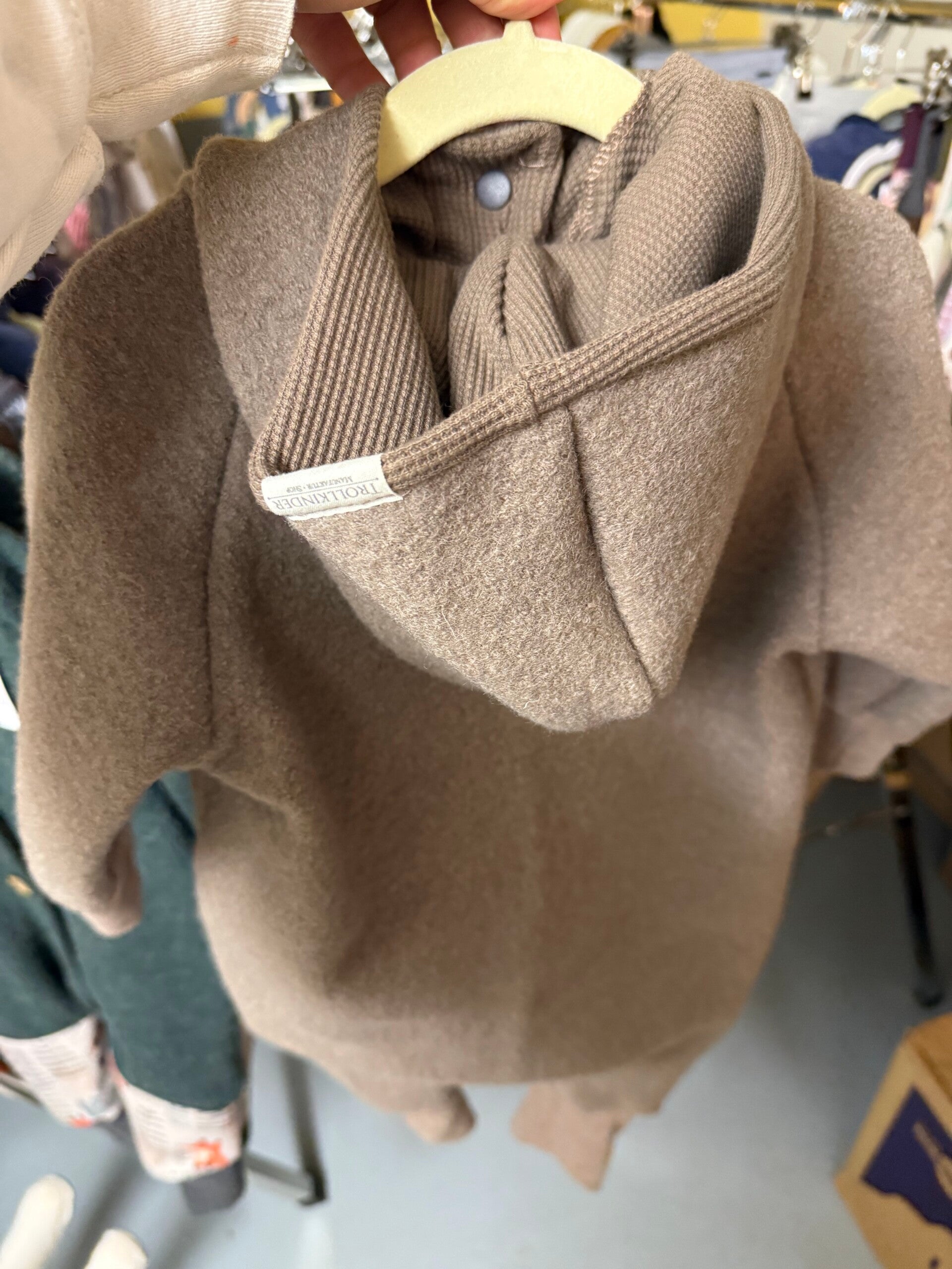 Walkoverall taupe 74/80