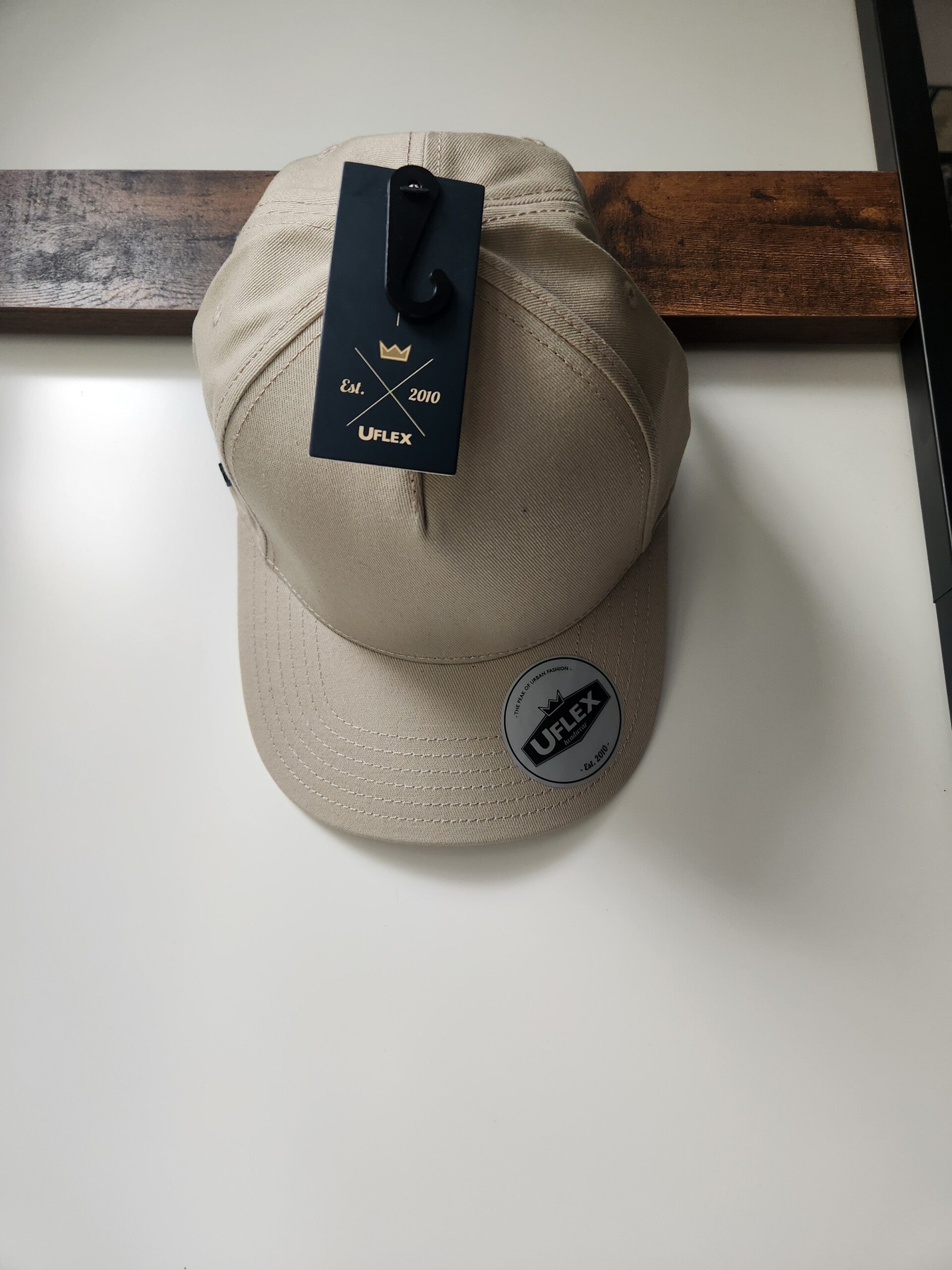Caps