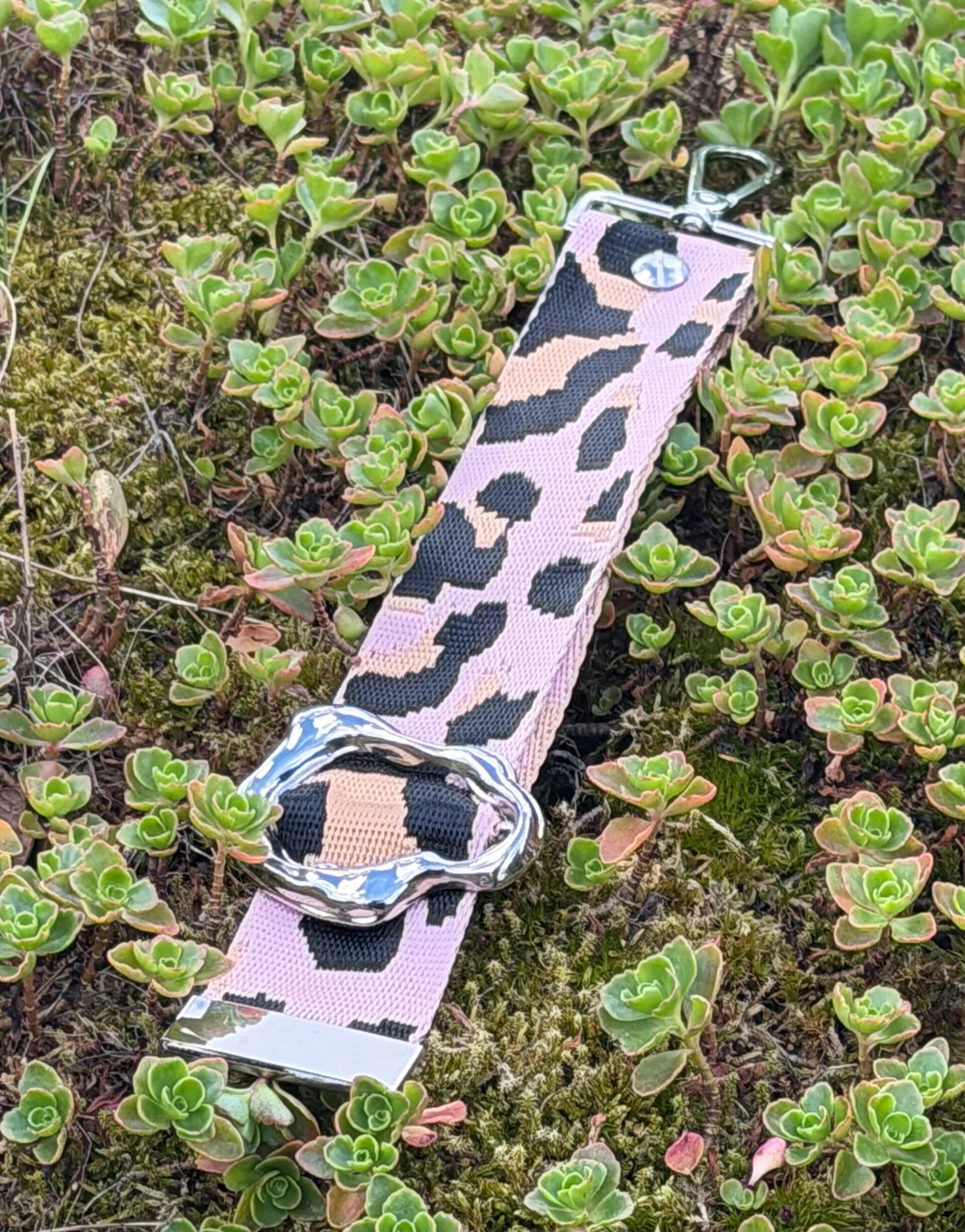 LeoPink