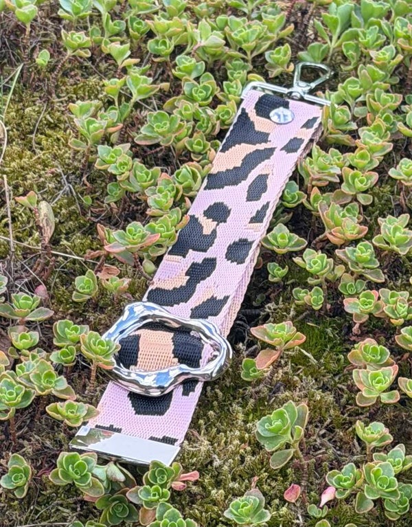 LeoPink