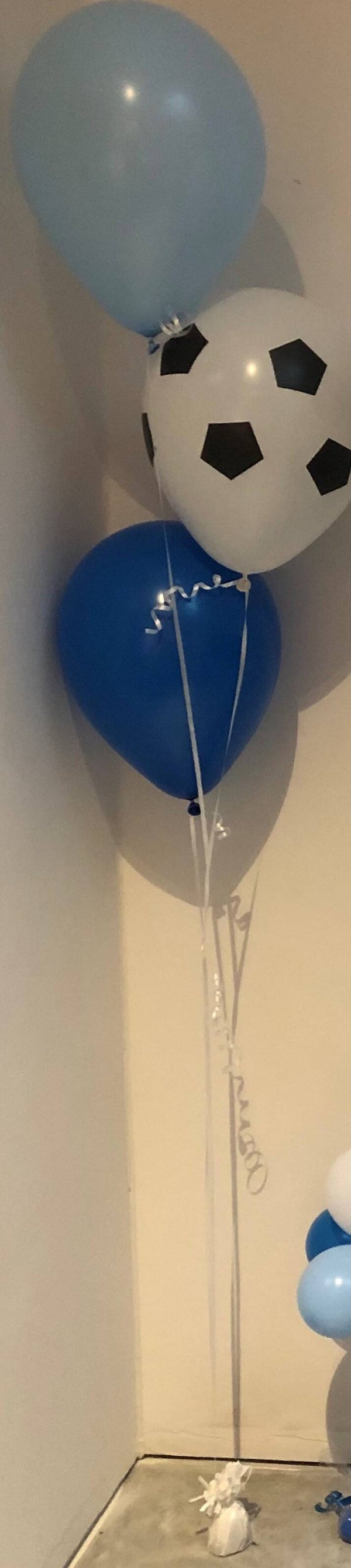 TROSJE VAN 3 BALLONNEN -  1 voetbal -  2 gewone kleuren