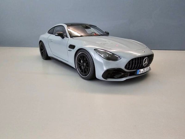 1:18 NZG Mercedes AMG GT 43  1052/59