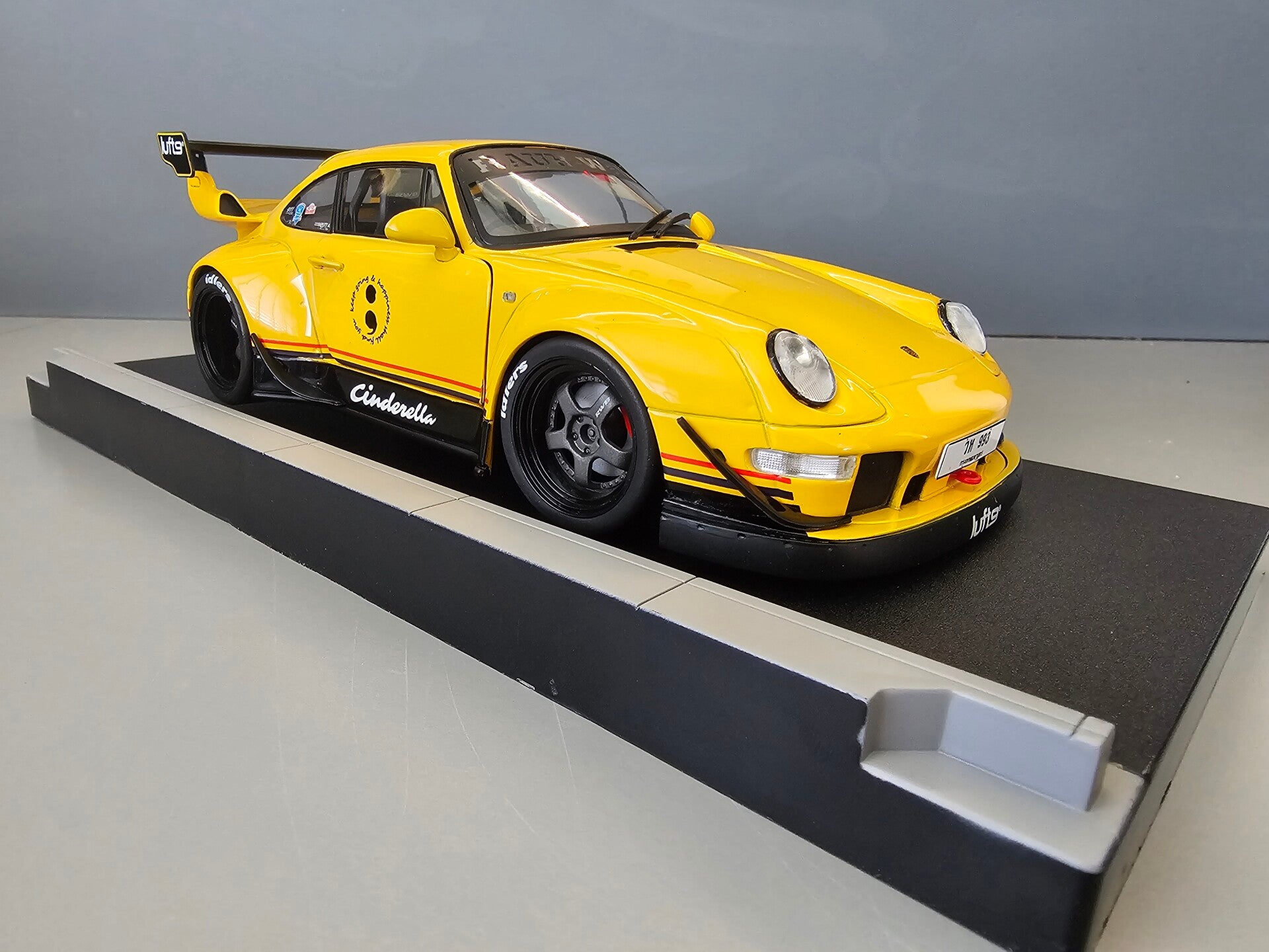 PORSCHE RWB  BODYKIT CINDERELLA - SOLIDO 1:18 SCALE DIECAST MODEL