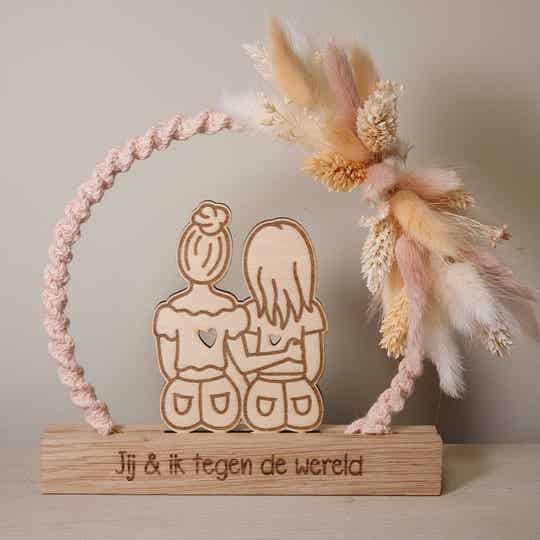 Eikenhouten droogbloemdecoratie met Vriendinnen quote