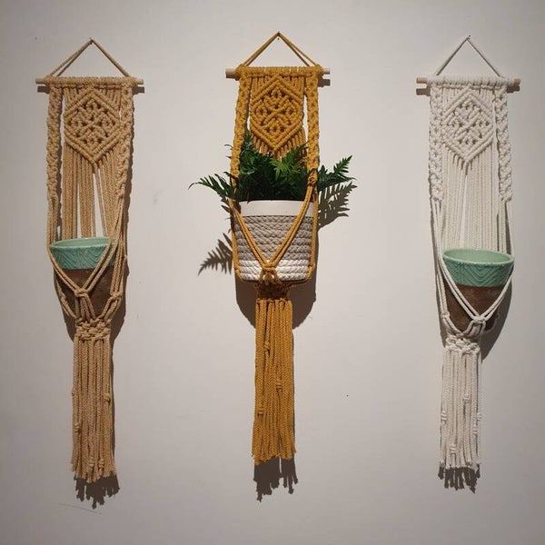 Handgemaakte macramé plantenhanger maya – boho wanddecoratie voor bloempot (65x19 cm)