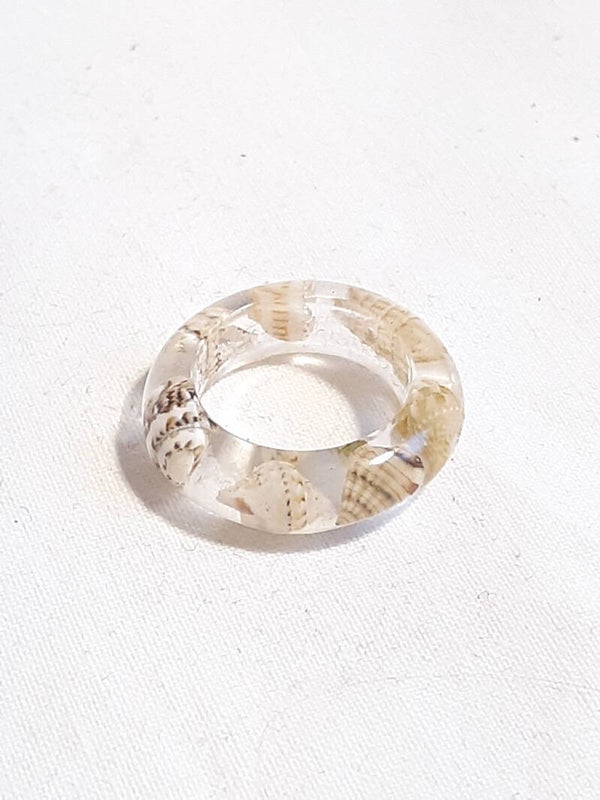 Ring met schelpjes 0131.