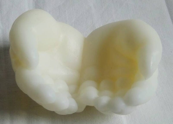 Babyhandjes van zeep 034.