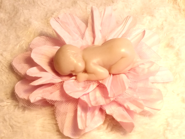 Babyzeepje in roze bloem 096