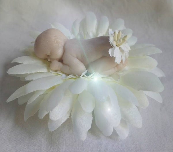 Babyzeepje in grote margriet van stof. 055