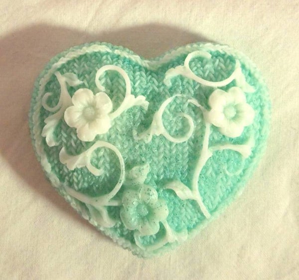 Groot hartjeszeep met sheabutter en cacoaboter 065.