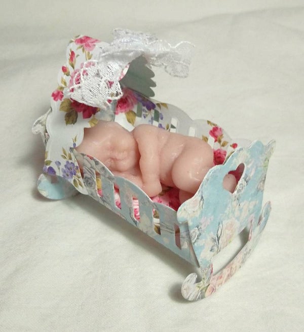 Babyzeepje in wieg 085.