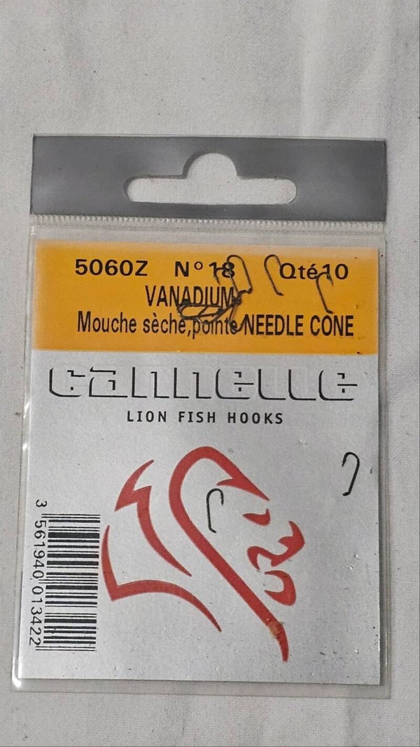 Gannelle lion fishing hooks