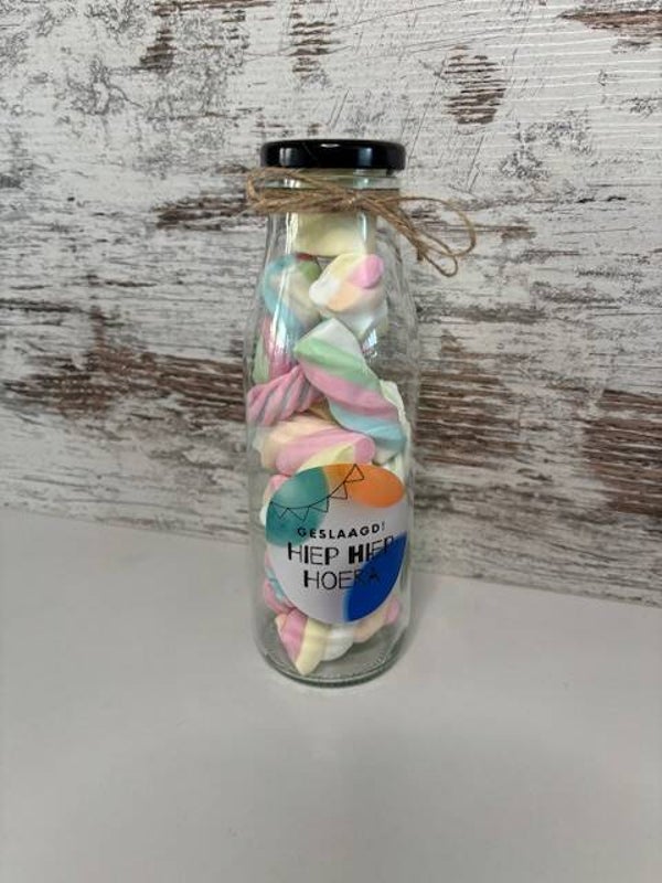 Glazen fles hoera geslaagd