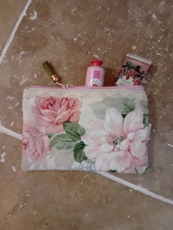 Petite pochette zippée matelassée rose