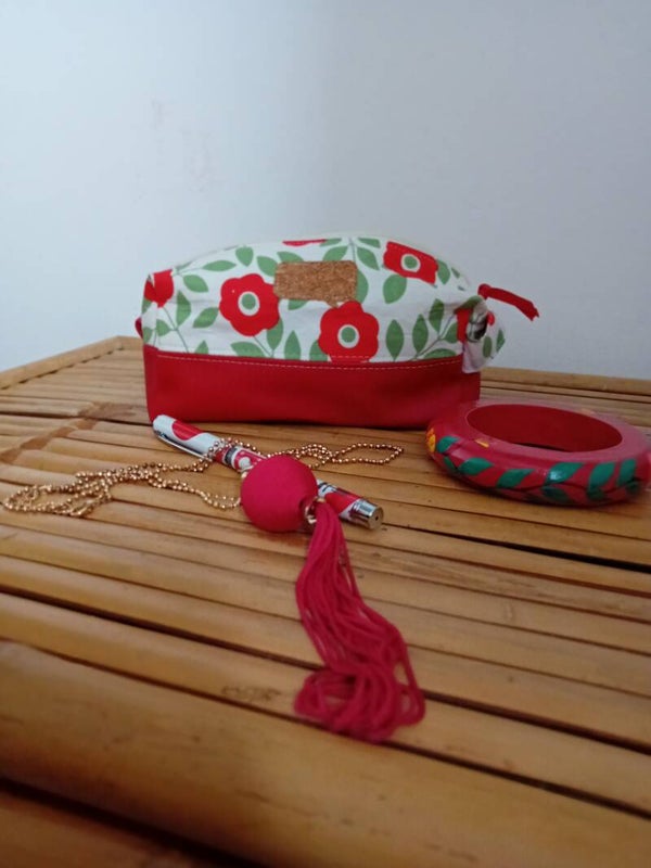 Trousse carrée simili cuir et tissu