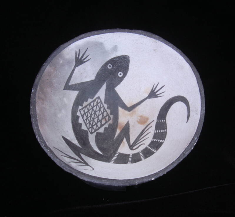 Mimbres Lizard Bowl Replica