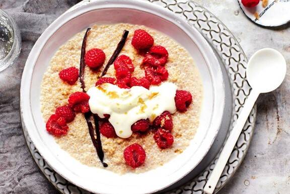 Nährstoffreicher Quinoa-Frühstücksbrei