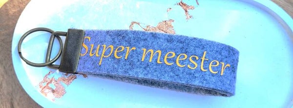 vilten sleutelhanger super meester